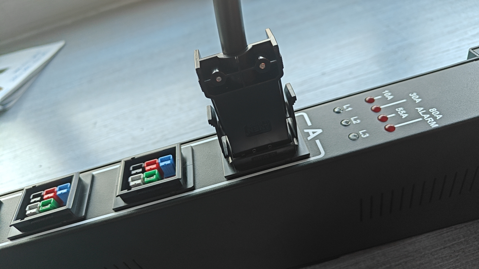 DoyonTek 72kW PDU Front Panel with 12-Port MCB